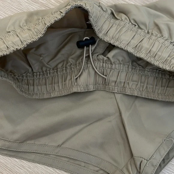 ESSENTIALS - Picture 3 of 3